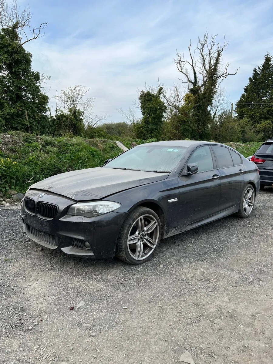 Breaking bmw 525d 2011 f10 M sport - Image 1