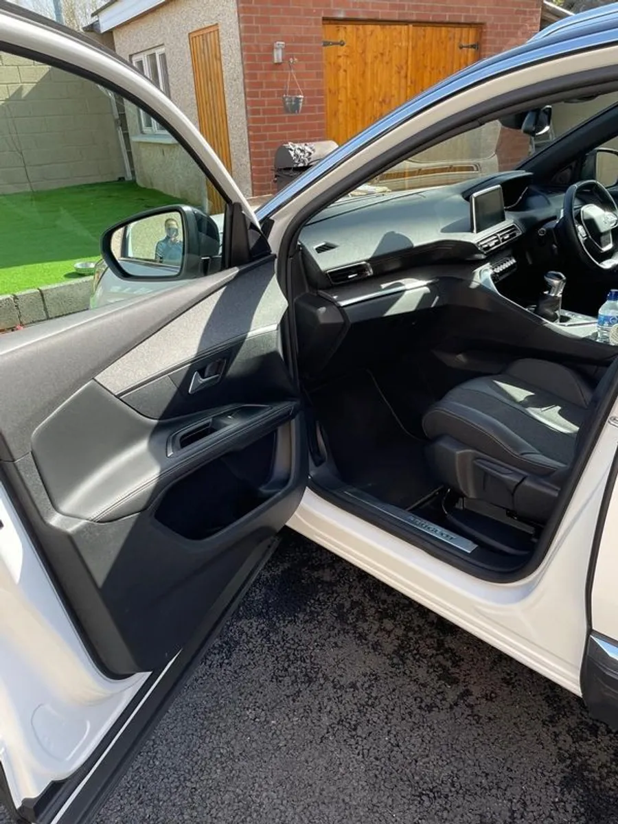 2019 Peugeot 5008 GT line 1.2 turbo - Image 2