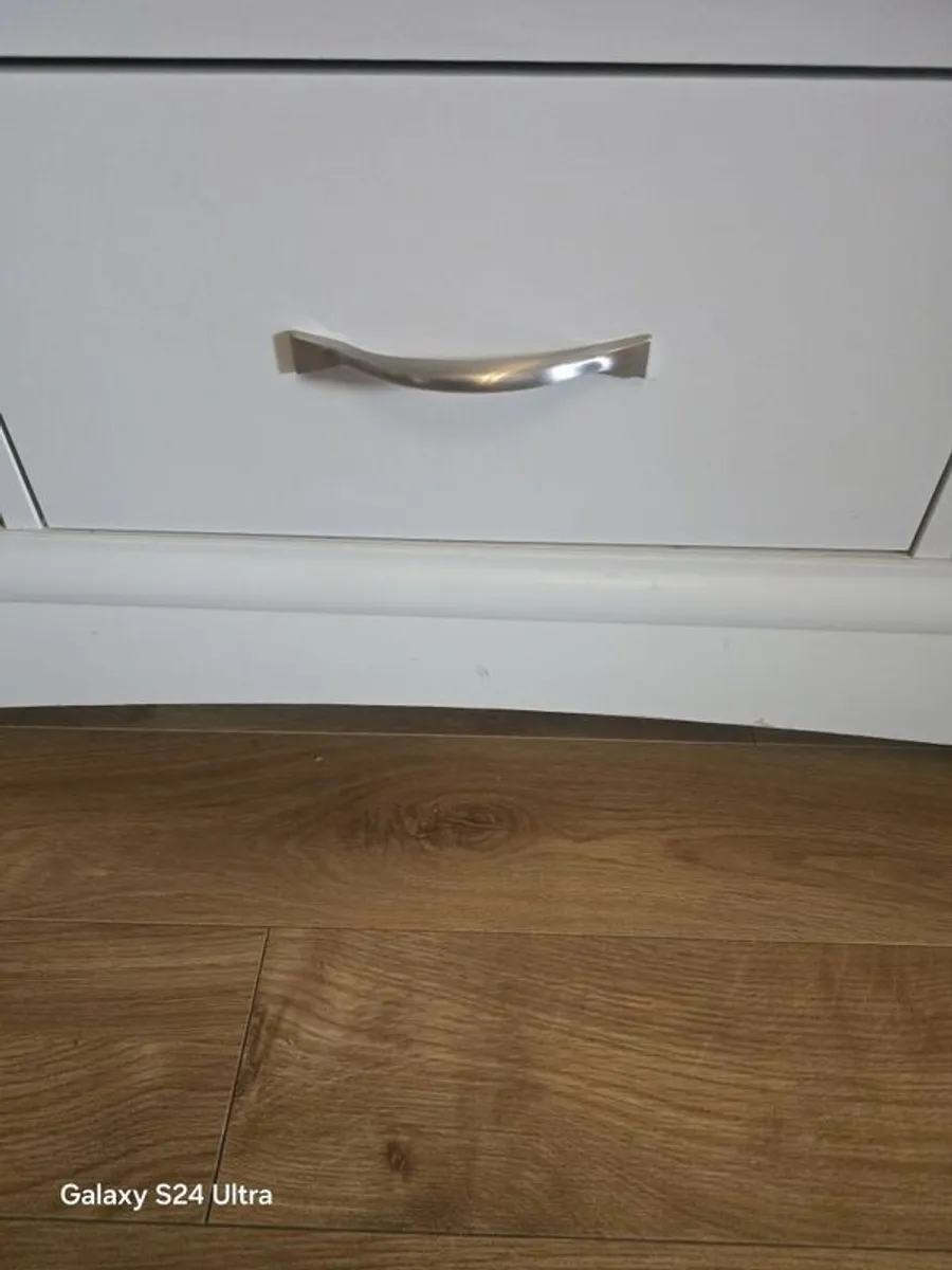 tv unit - Image 2