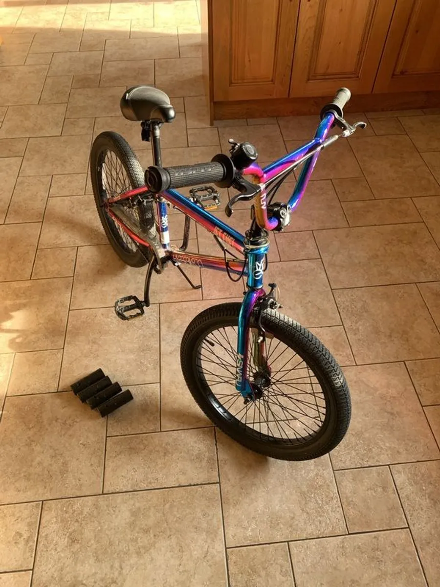 Hyper nitro circus jet fuel BMX bike 20 inch wheels - Image 1