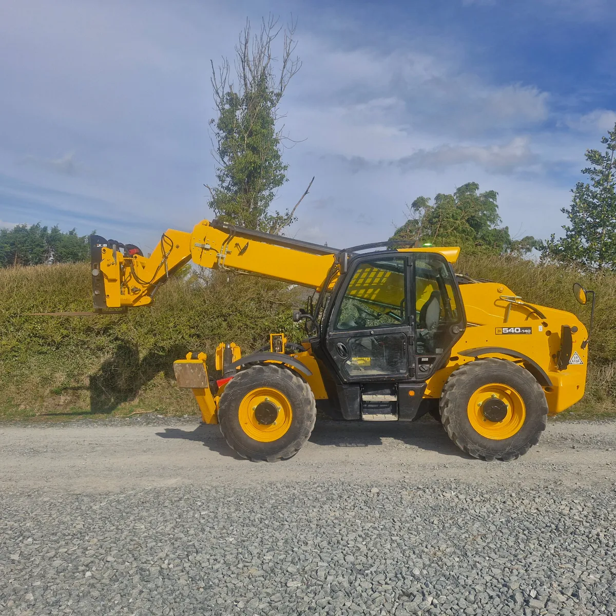 2019 JCB 540 140 - Image 2
