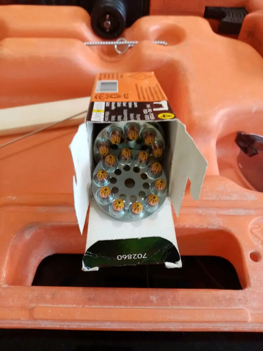Spit P200 Nail Gun - Image 2