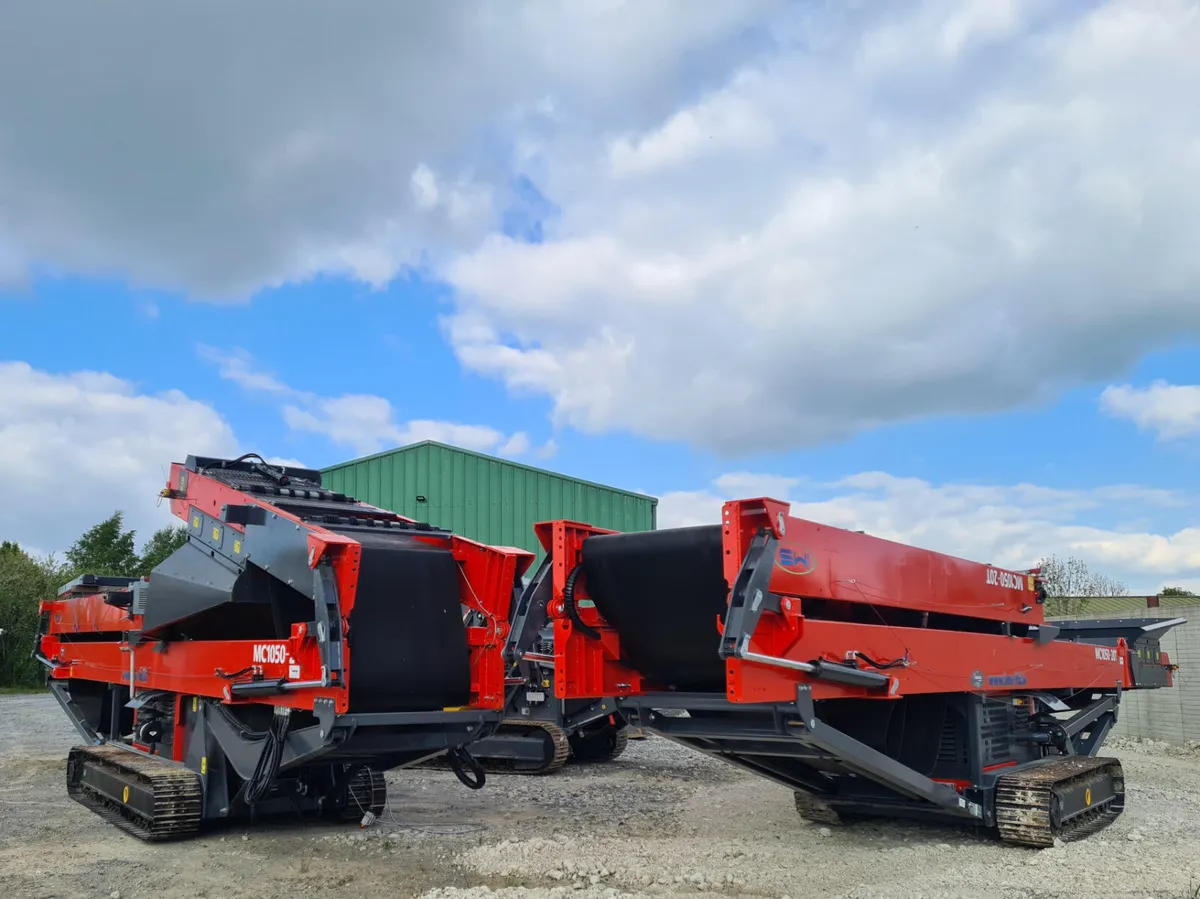 TRACKED STACKER CONVEYORS FOR SALE / HIRE