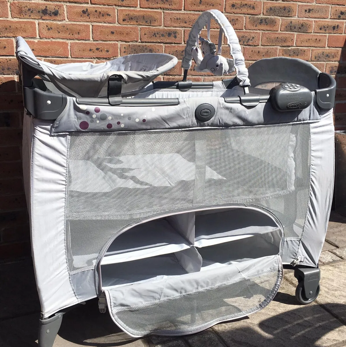 Graco electra travel cot - Image 1