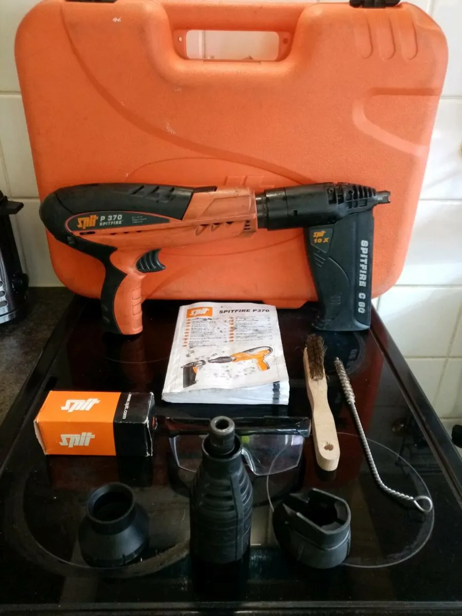 Spit Spitfire P370 Nail Gun