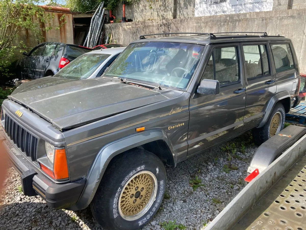 Jeep Cherokee 4.0 LHD Limited - Image 3