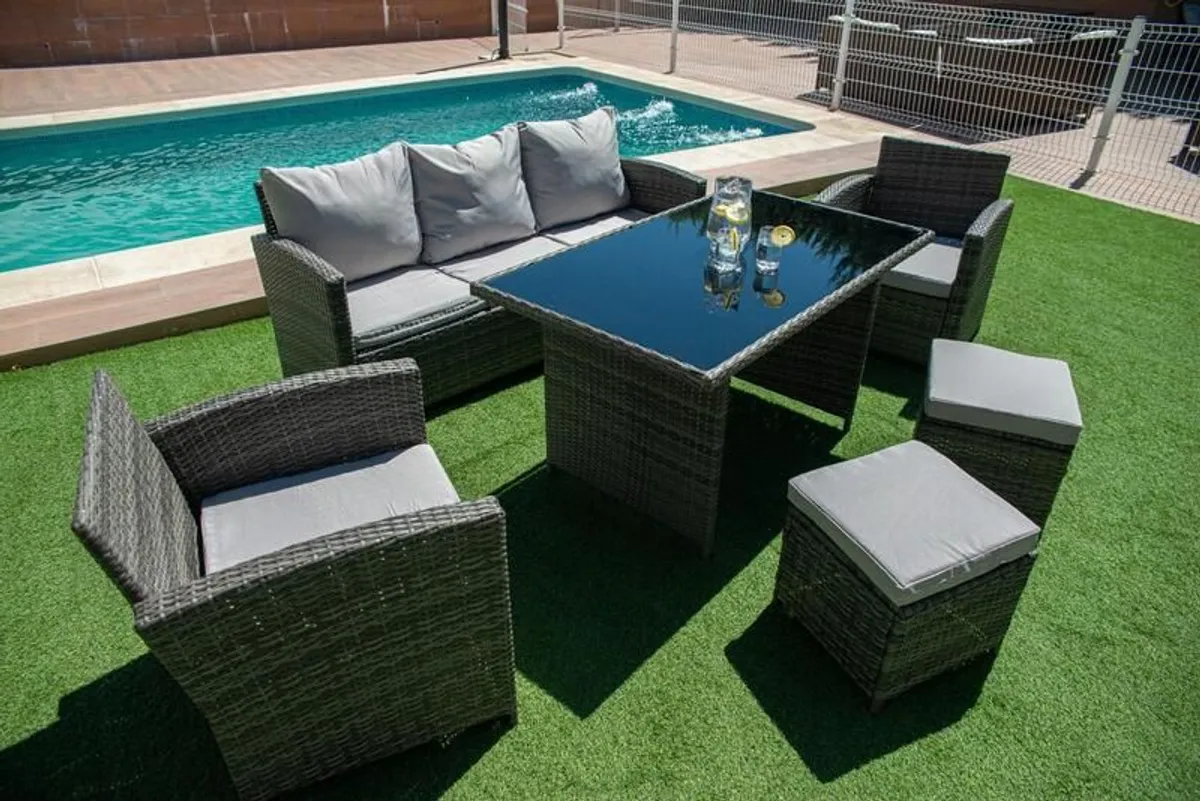 Rattan Garden Furniture Set dining table - Image 3