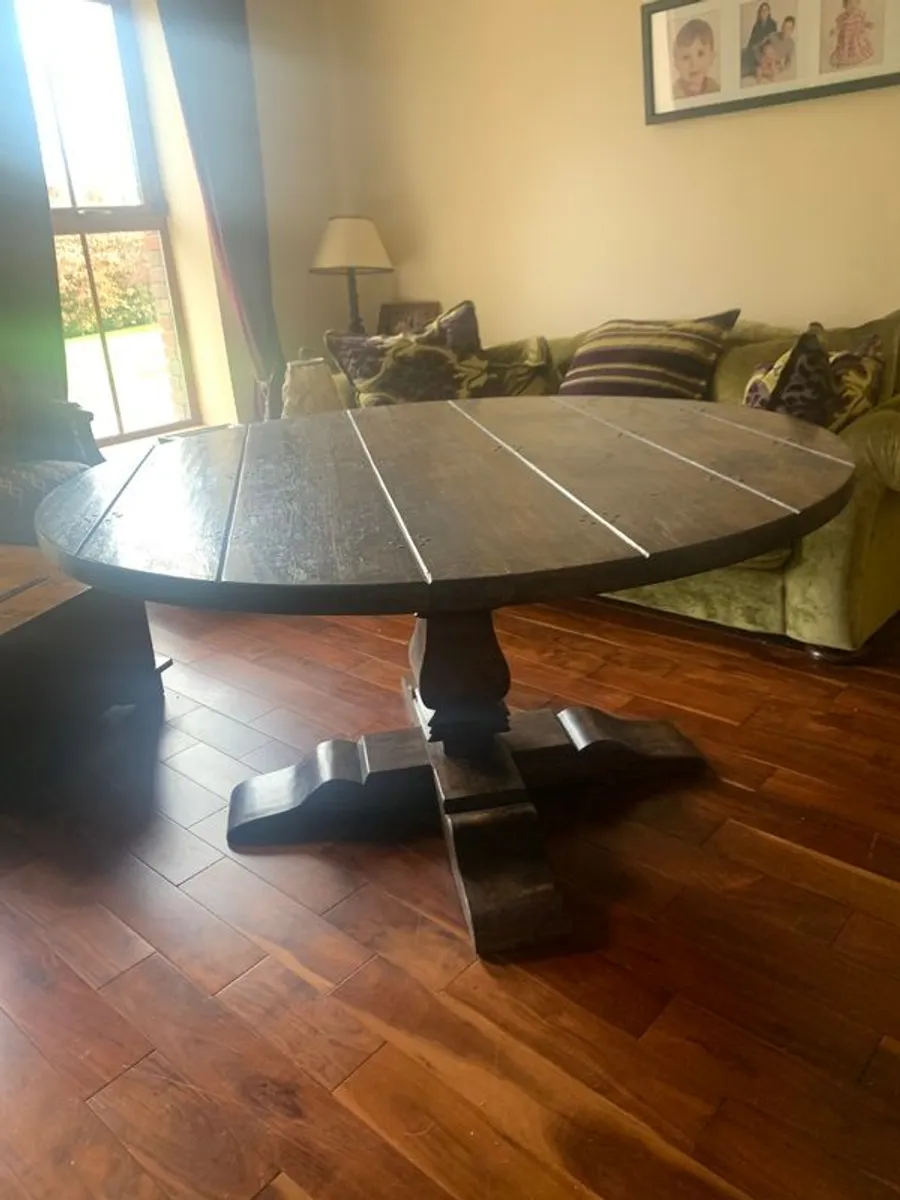 Solid oak 5ft round table - Image 1