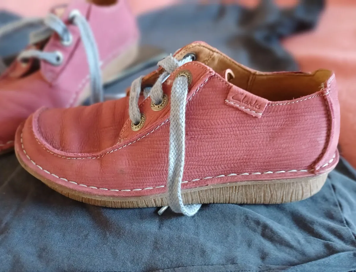 Clarks real leather casual shoes 4.5 (5) - Image 3