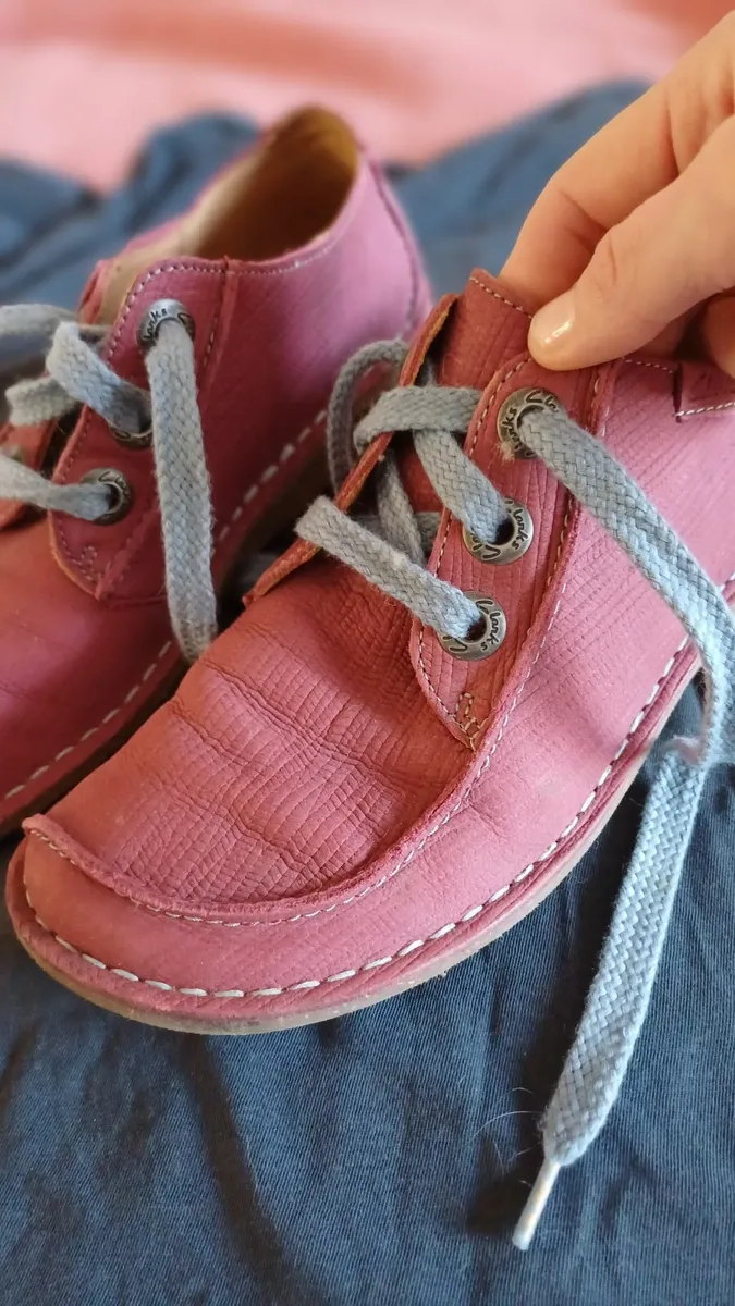 Clarks real leather casual shoes 4.5 (5) - Image 4