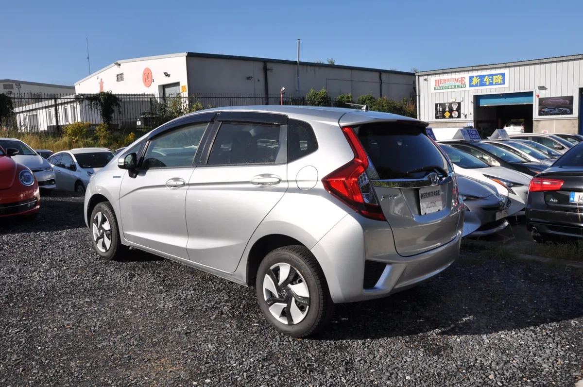 Honda Fit/Jzz 1.5 Hybrid 2014 - Image 4