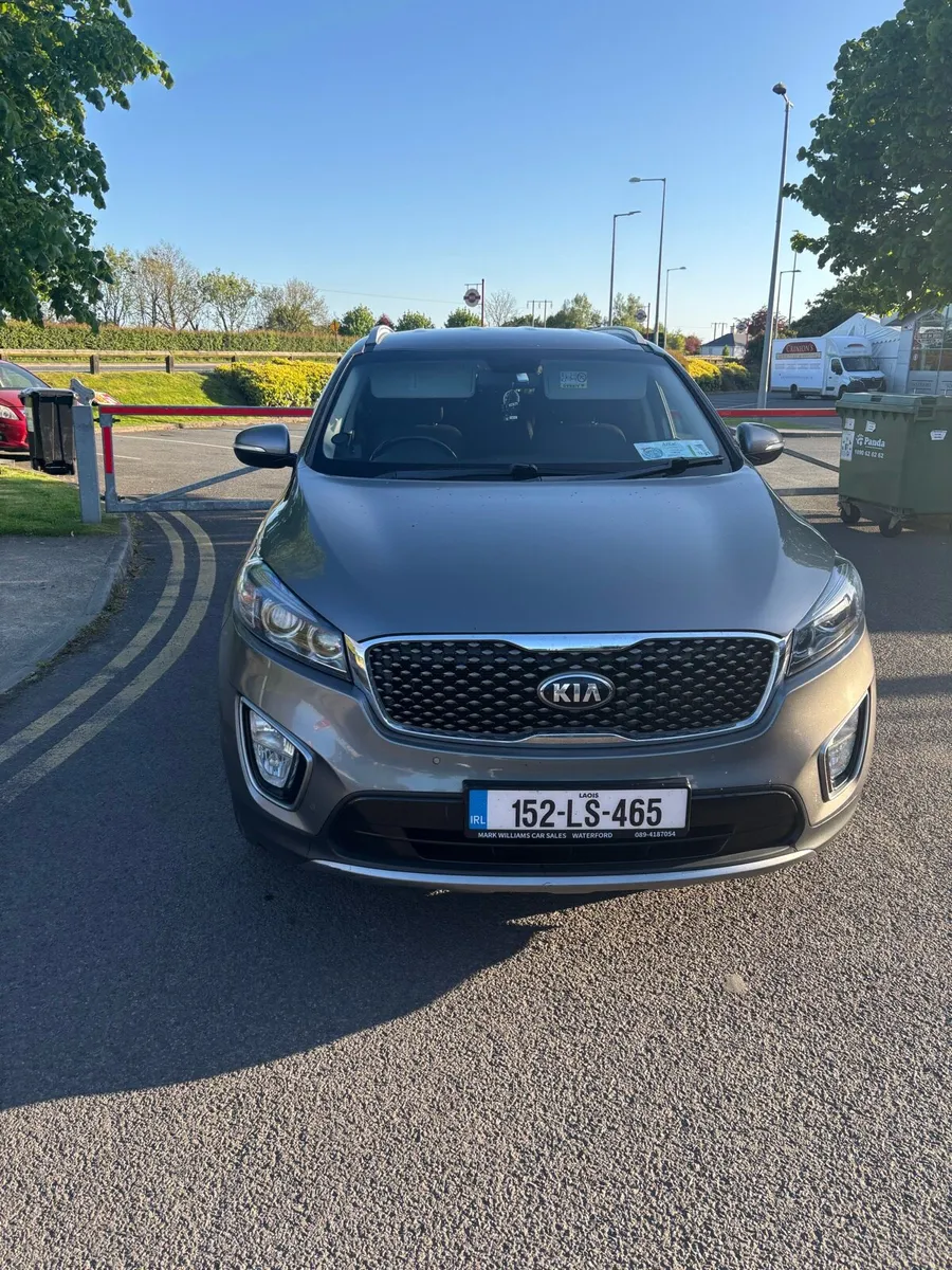 2015 Kia sorento AWD - Image 2