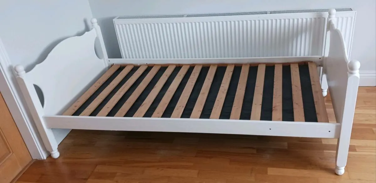 Bed - Image 2