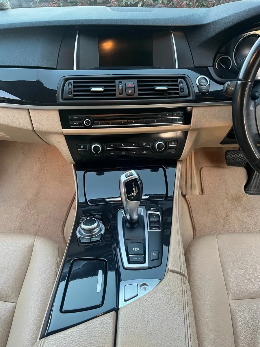BMW 520 SE 2TE 5C32 4DR AUTO - Image 3