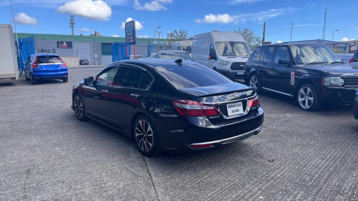Honda Accord 2.0 Hybrid 2016 - Image 4