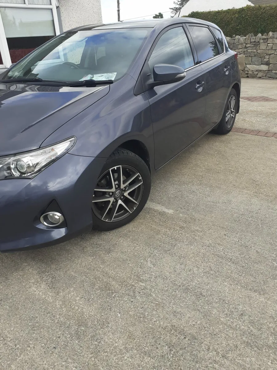 Toyota Auris 2015 - Image 3