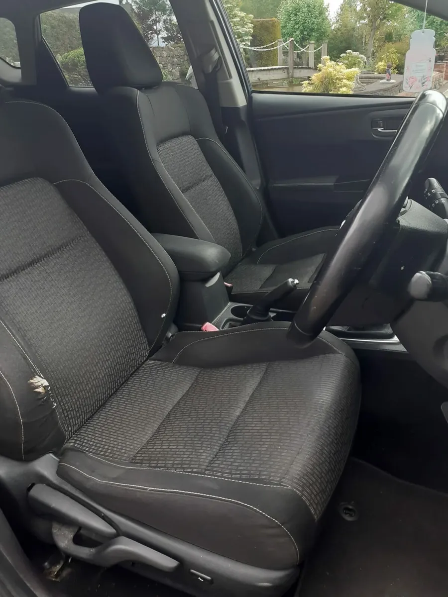 Toyota Auris 2015 - Image 4