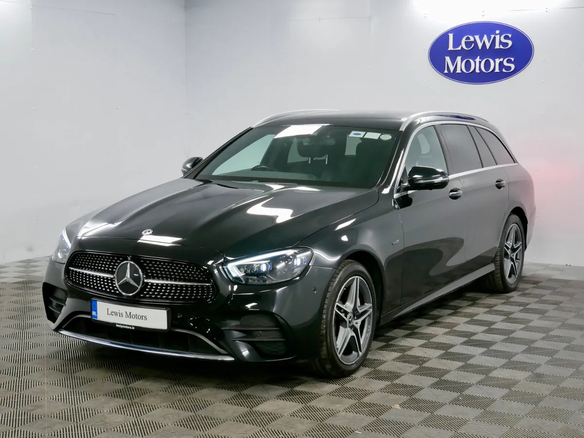 2021 Mercedes Benz E300e AMG  **DEPOSIT TAKEN** - Image 4