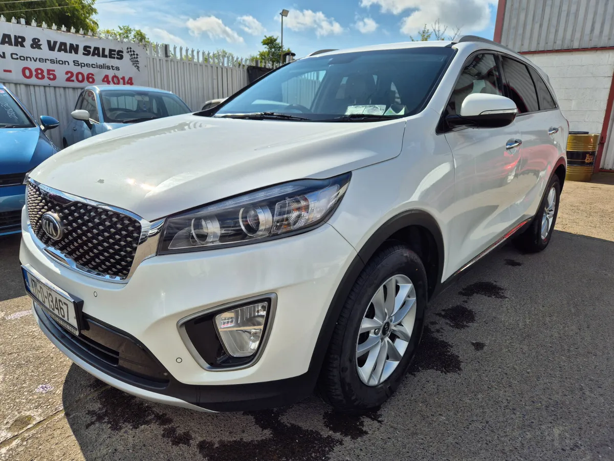 2017 Kia Sorento - Image 2