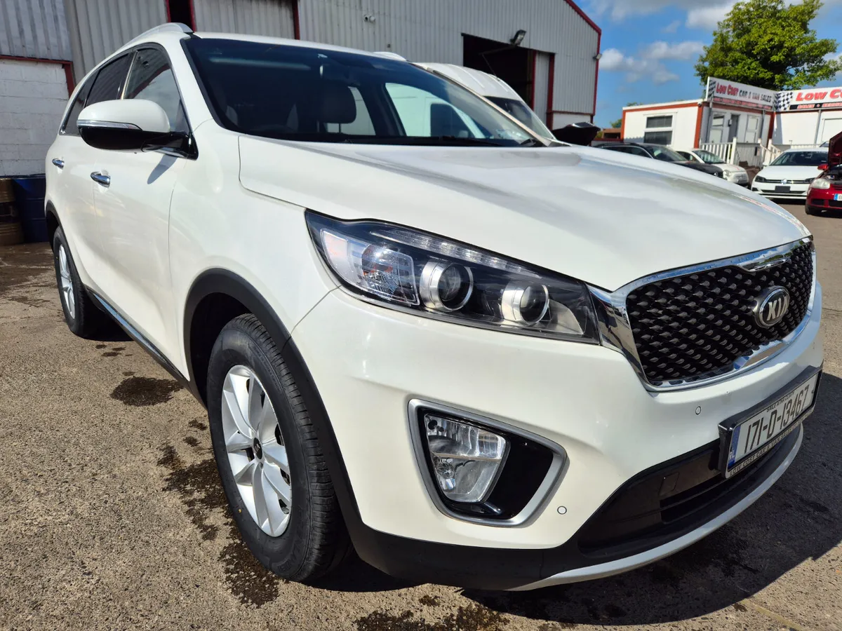 2017 Kia Sorento - Image 3