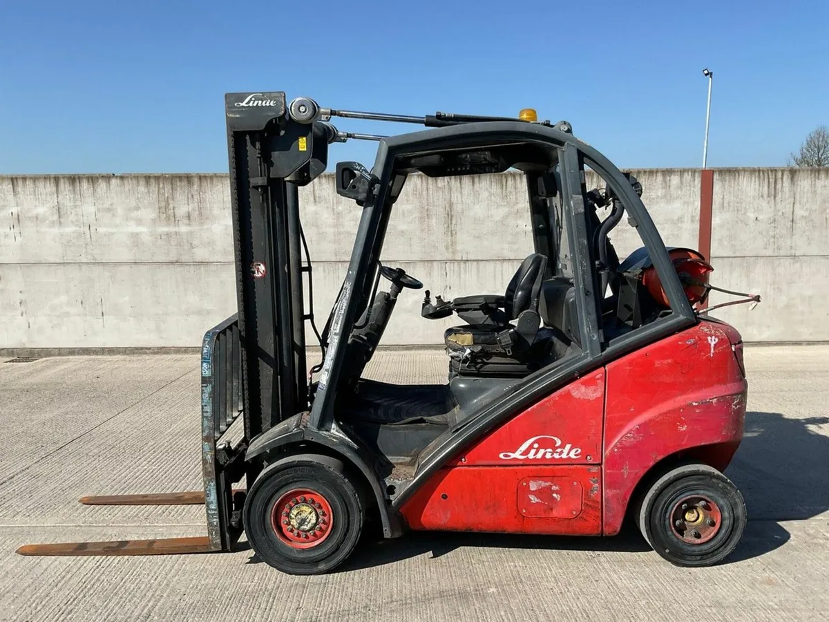 LINDE H25T 2.5 TON GAS FORKLIFT - Image 3