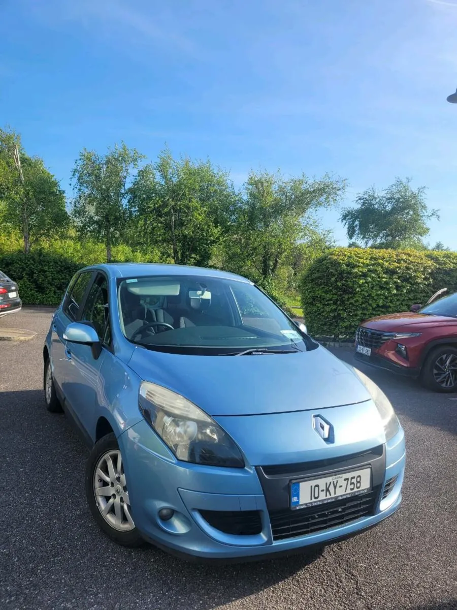 Renault Scenic 1.5 DCI 2010 - Image 1