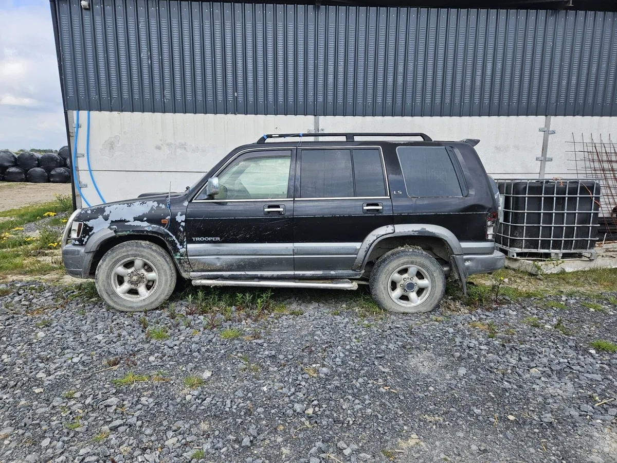 Isuzu Trooper - Image 1