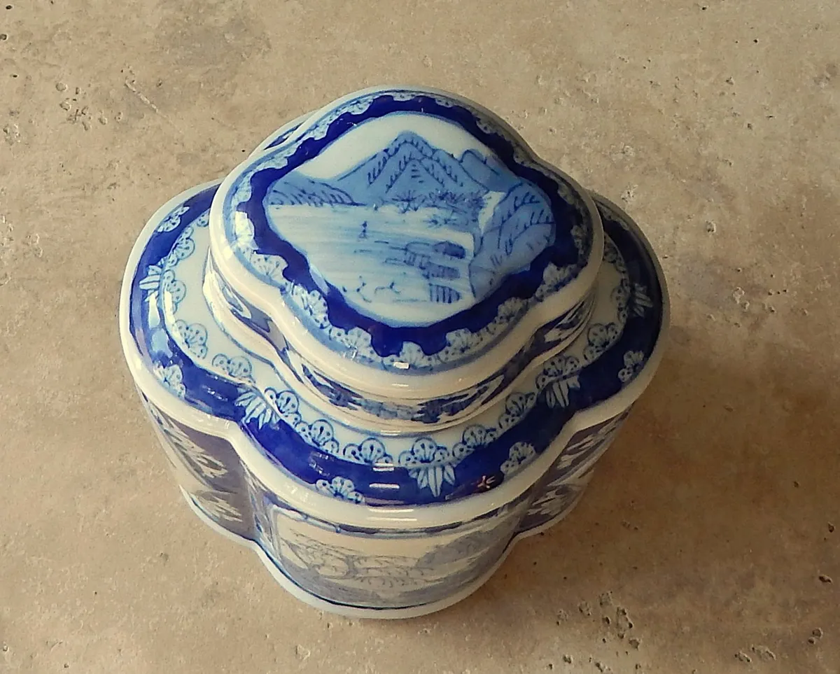 Vintage Oriental Hand Painted Ceramic Tea Caddy - Image 2