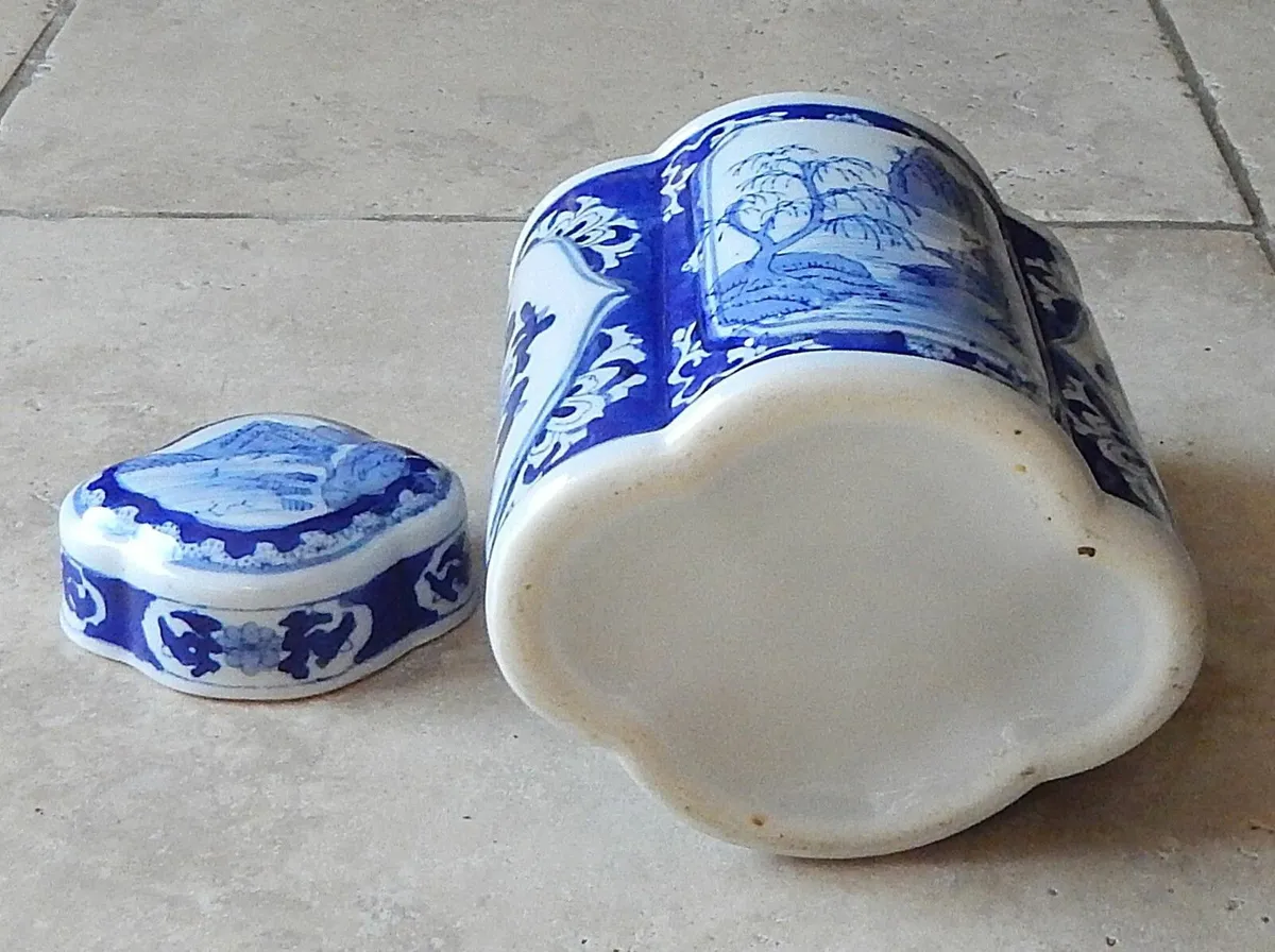Vintage Oriental Hand Painted Ceramic Tea Caddy - Image 3
