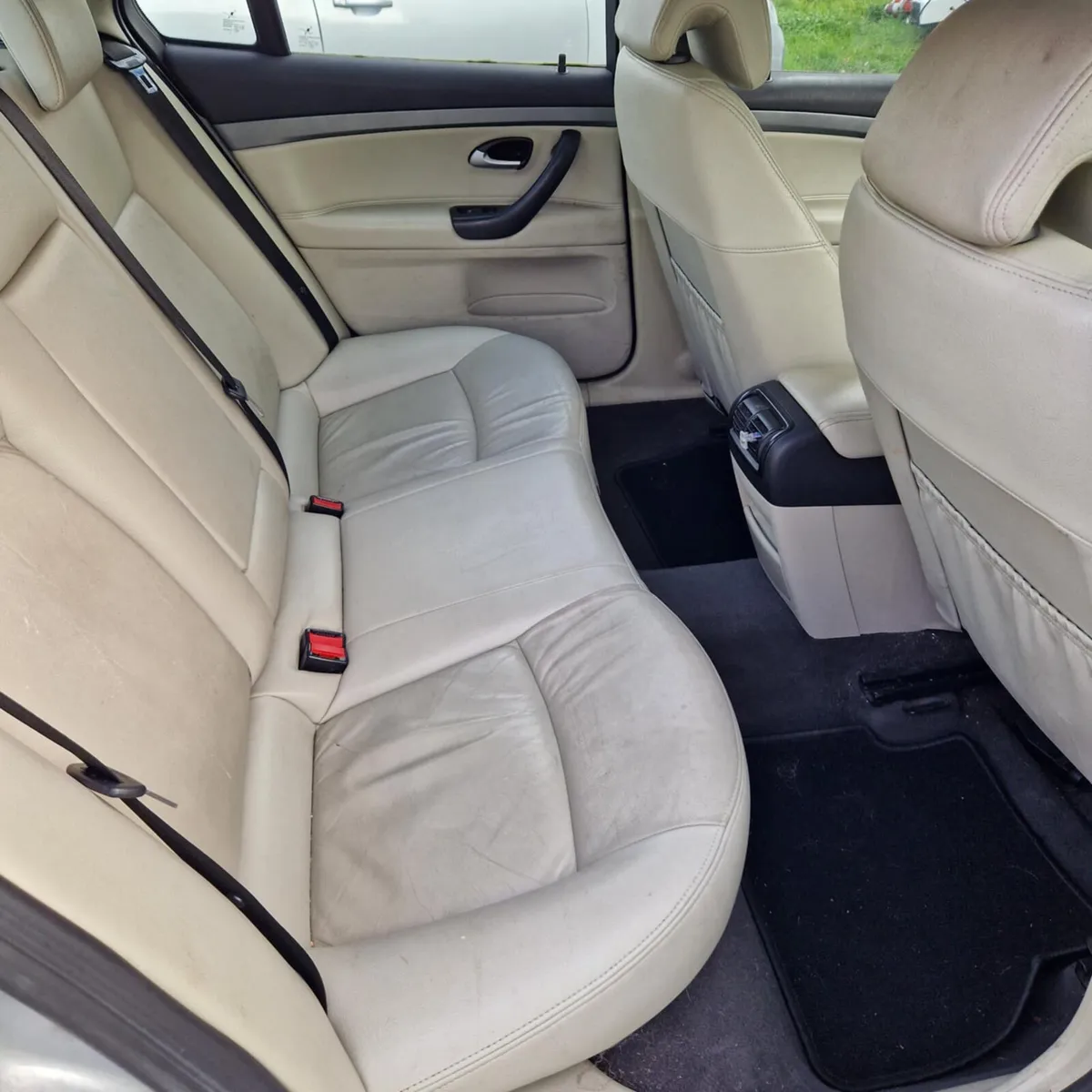 Car - Image 3