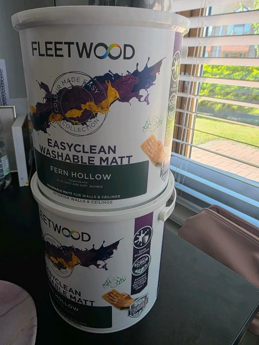 Fleetwood paint. High Quality - Image 1