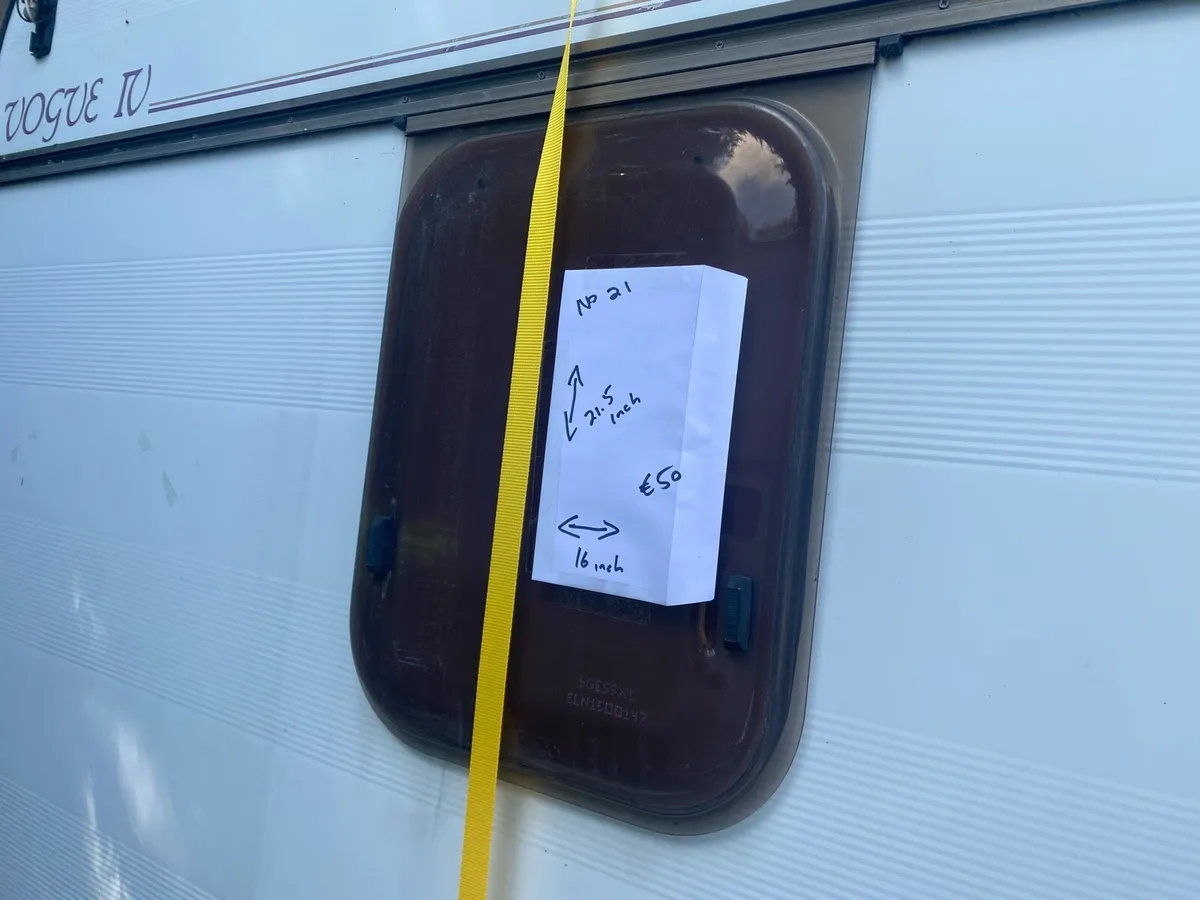 Caravan parts and windows (JUST IN) - Image 2