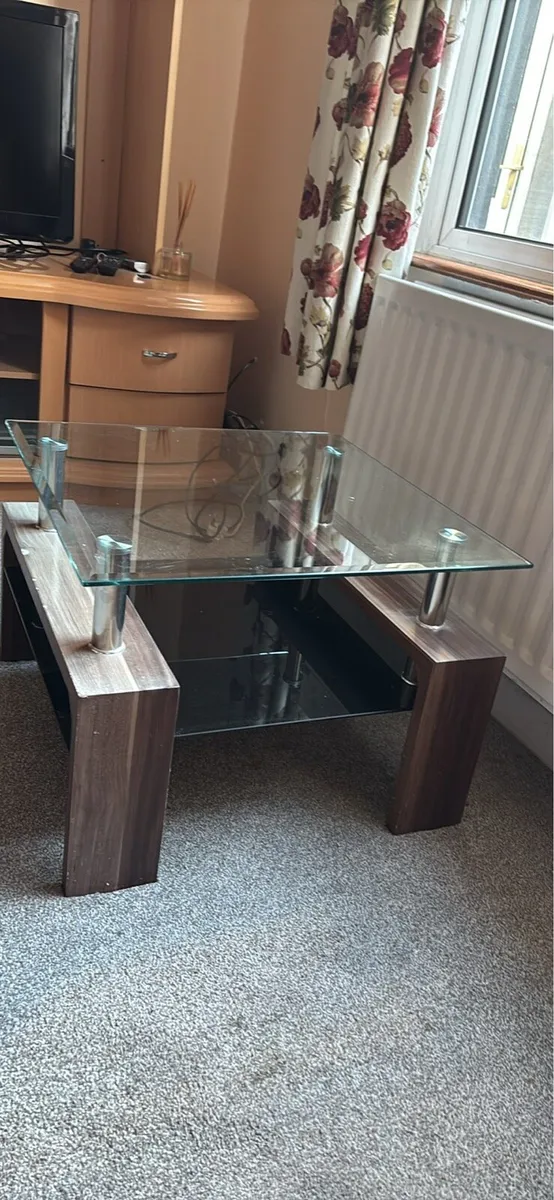 Glass coffee table - Image 1