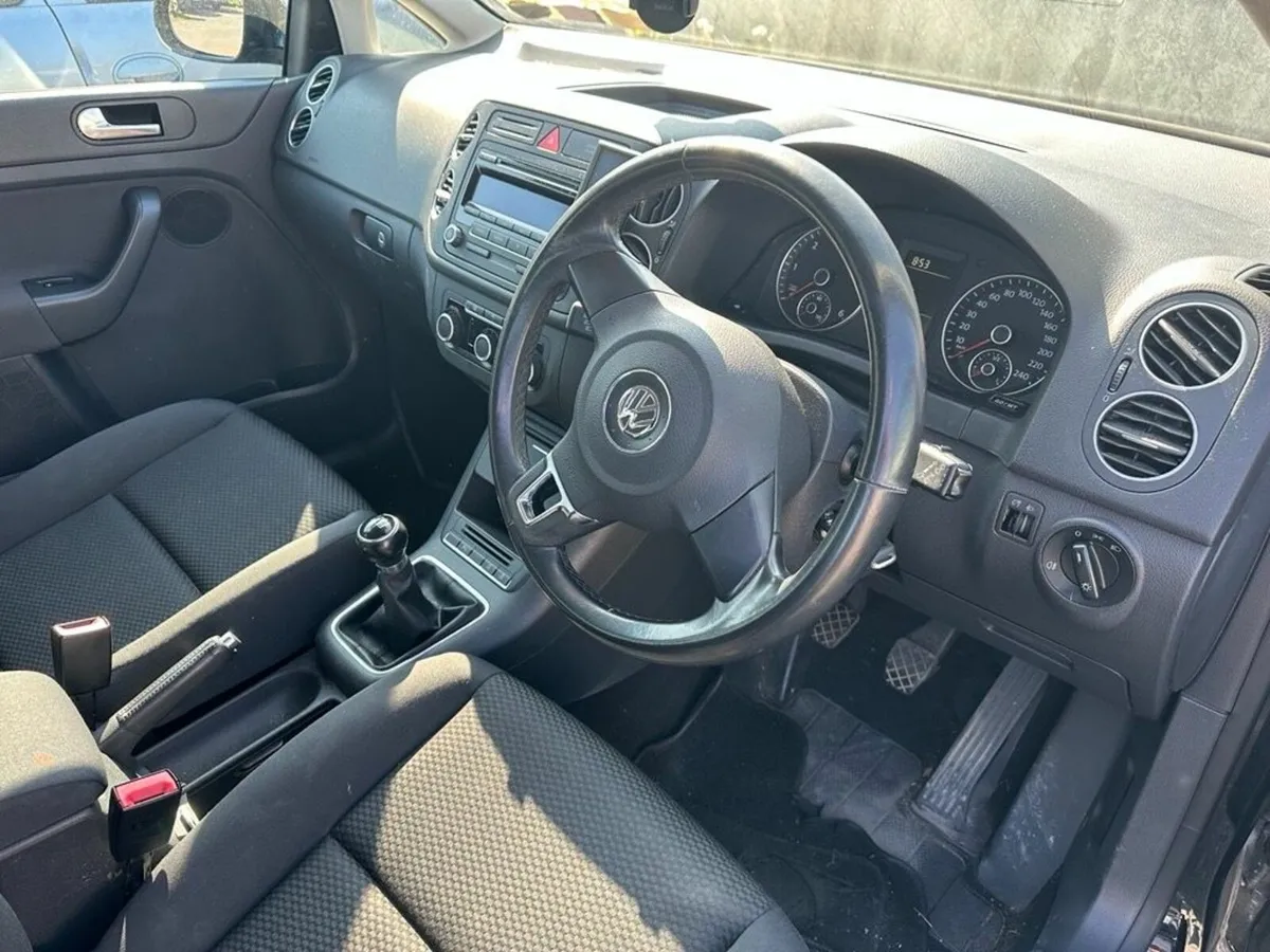 Volkswagen Golf 2012 - Image 3