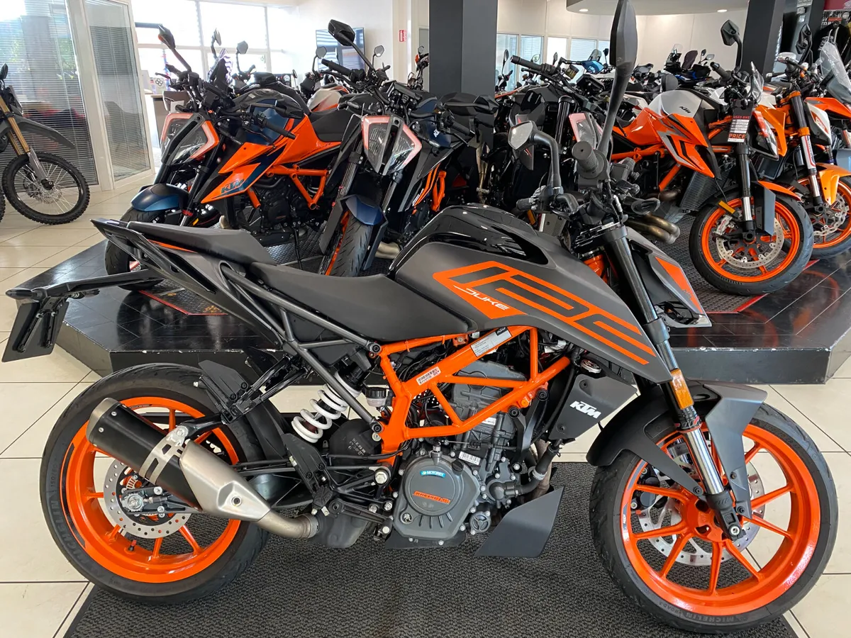 KTM 125 Duke - Image 2