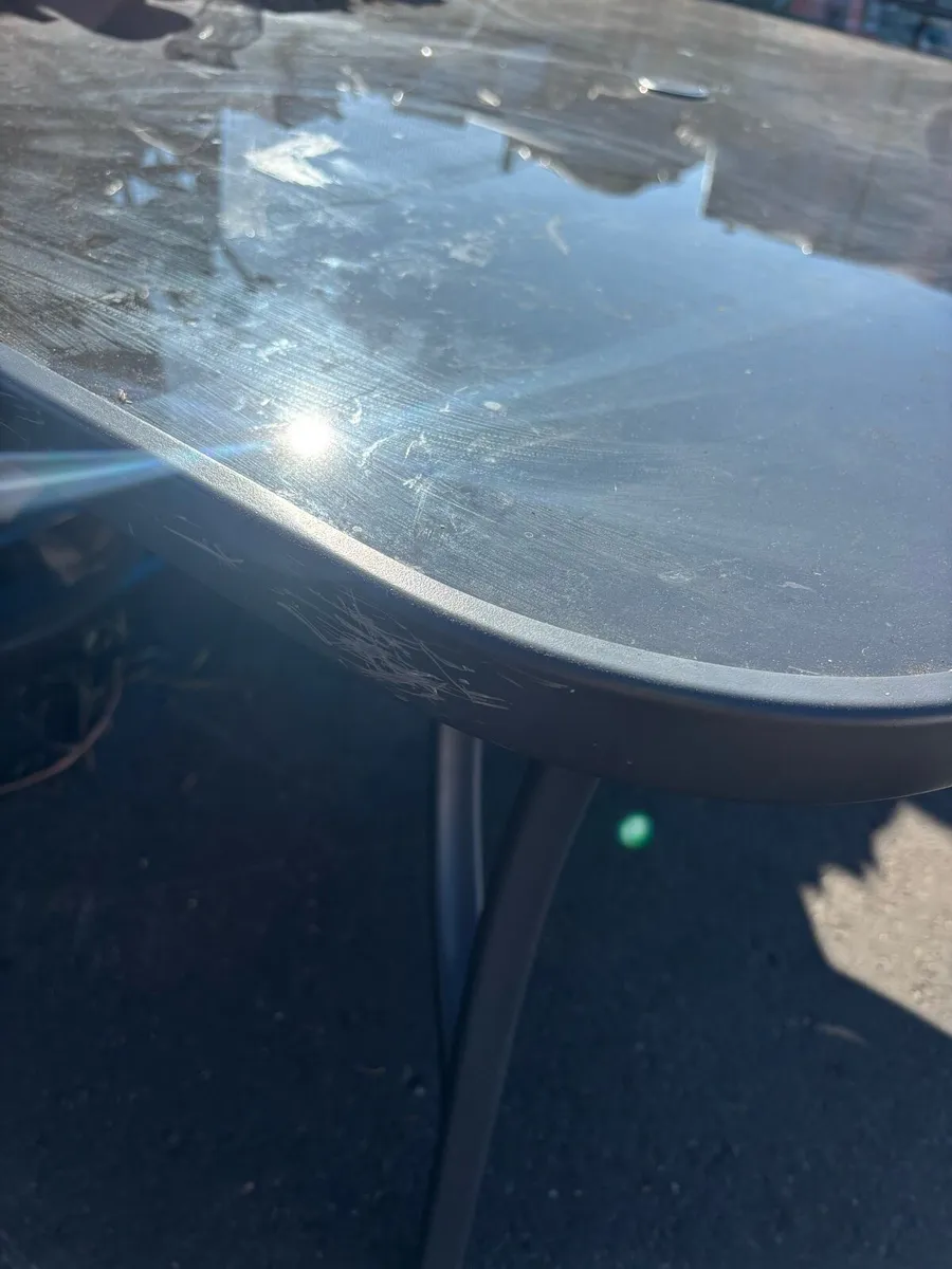 Patio table & 6 chairs - Image 2