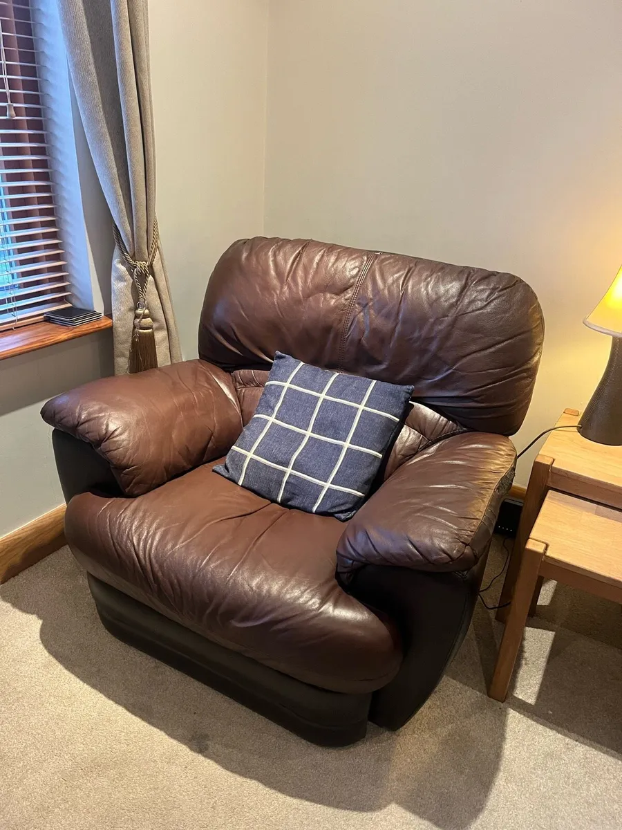 Couch and Armchairs - Image 3