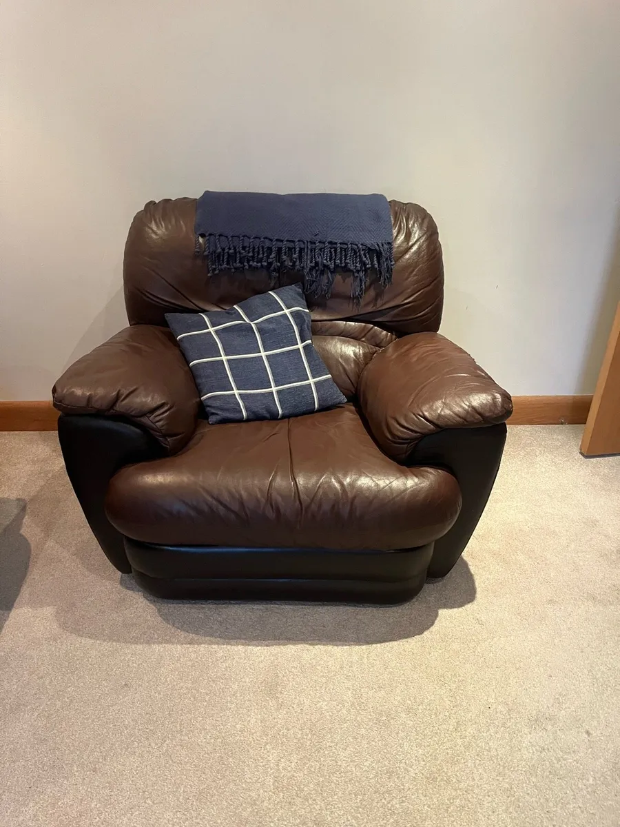Couch and Armchairs - Image 4