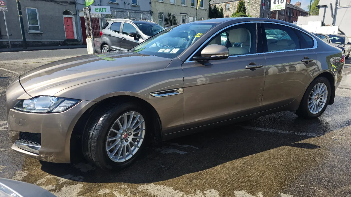 Jaguar XF 2017 - Image 4