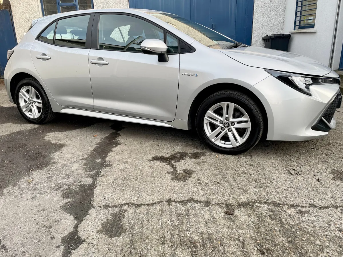 Toyota Corolla Luna Hybrid Auto Hatchback,2022 - Image 2