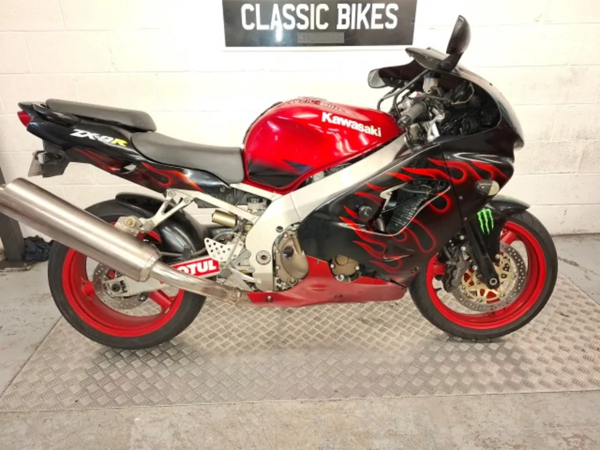 Kawasaki ZX9R 1999 - Image 1