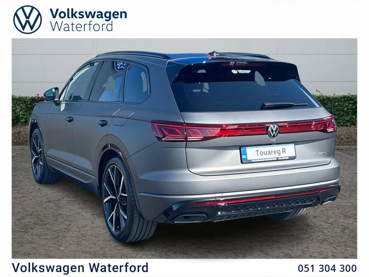 Touareg R 3.0TSI PHEV 462HP *Matte Gray* - Image 4
