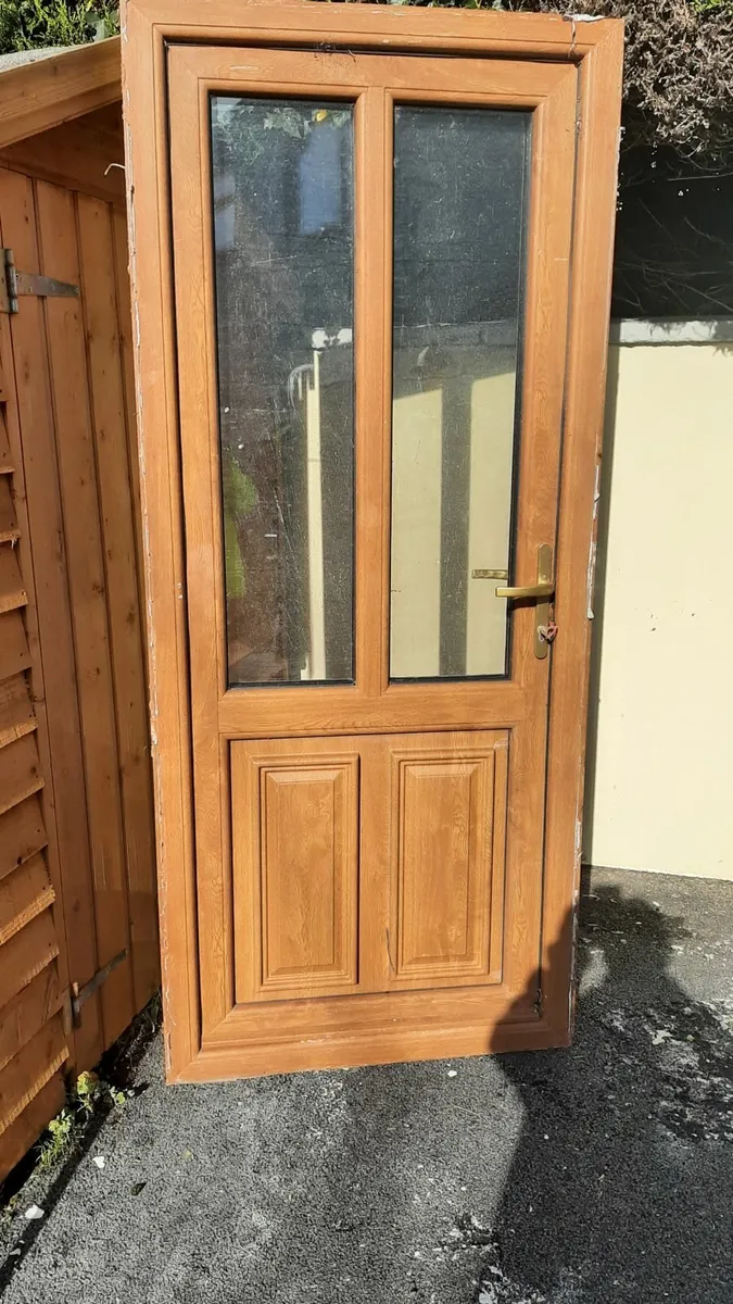 A door - Image 2