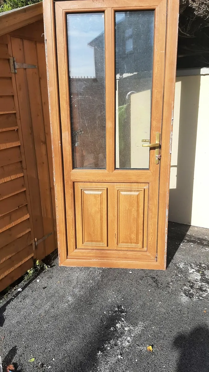 A door - Image 3