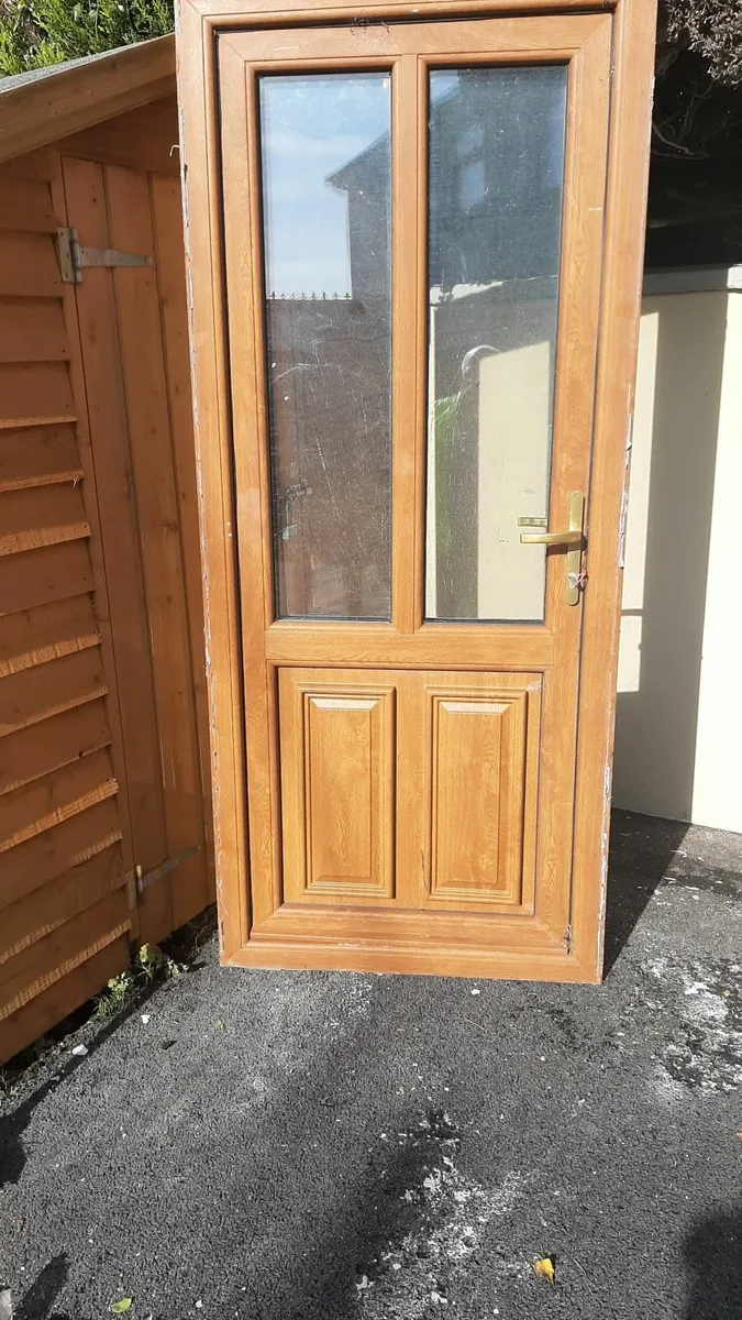A door - Image 4
