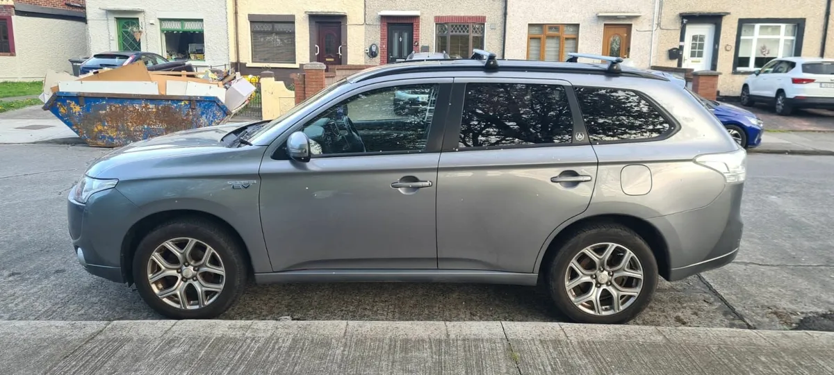 Mitsubishi Outlander 2015 - Image 2