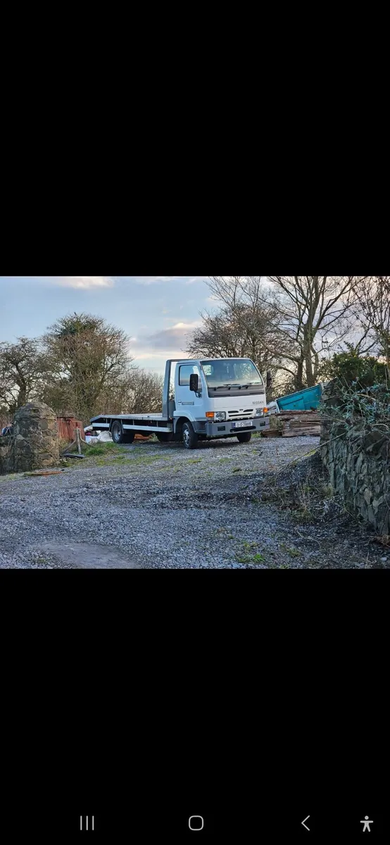 Track car and recovery truck. - Image 2