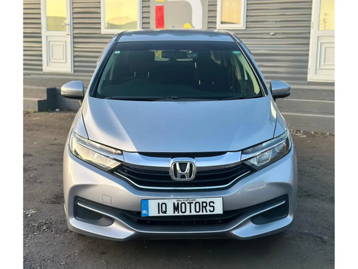 Honda Shuttle 1.5 Automatic petrol hybrid - Image 3