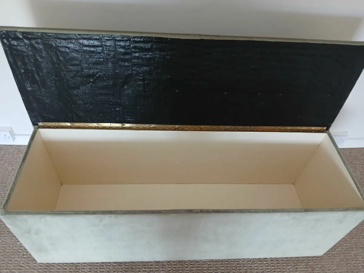 Light Green Clothes Box - Image 1