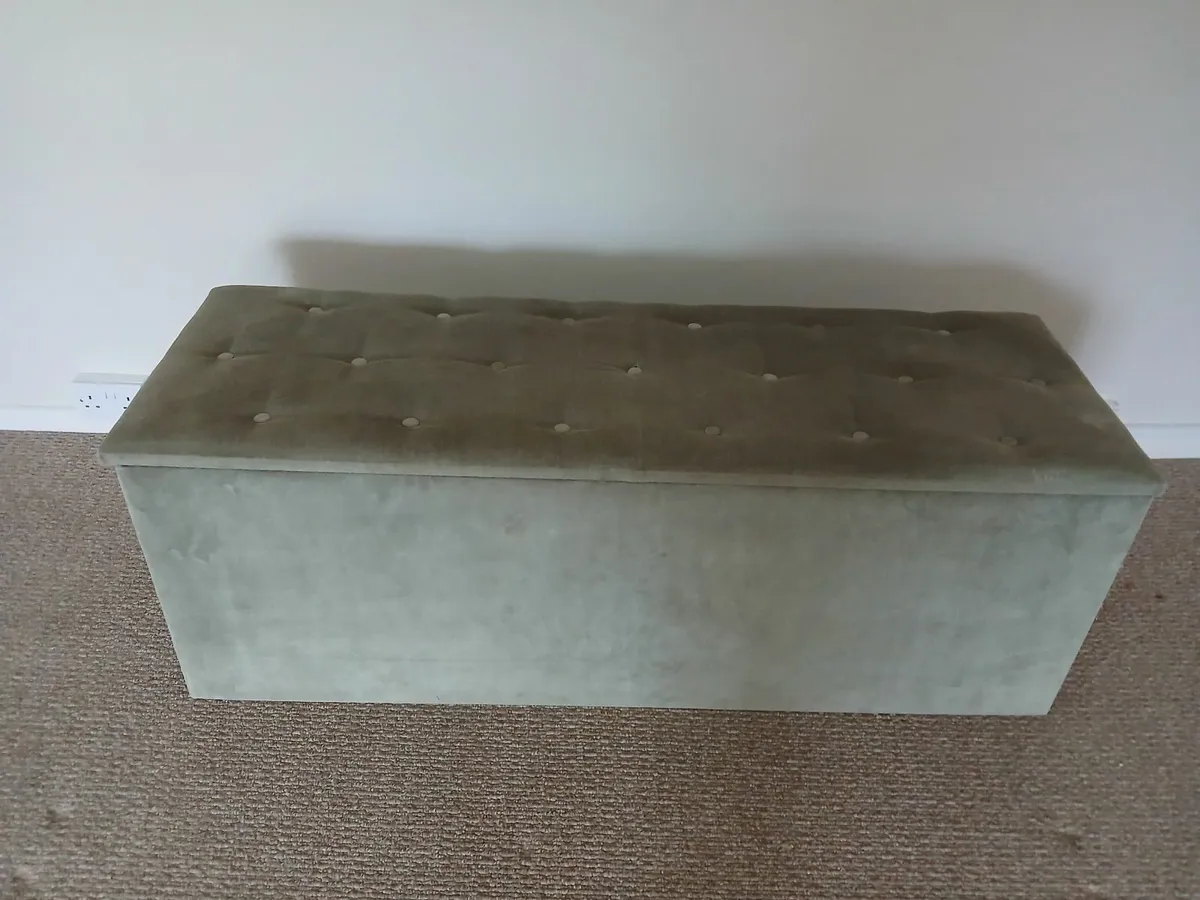 Light Green Clothes Box - Image 2